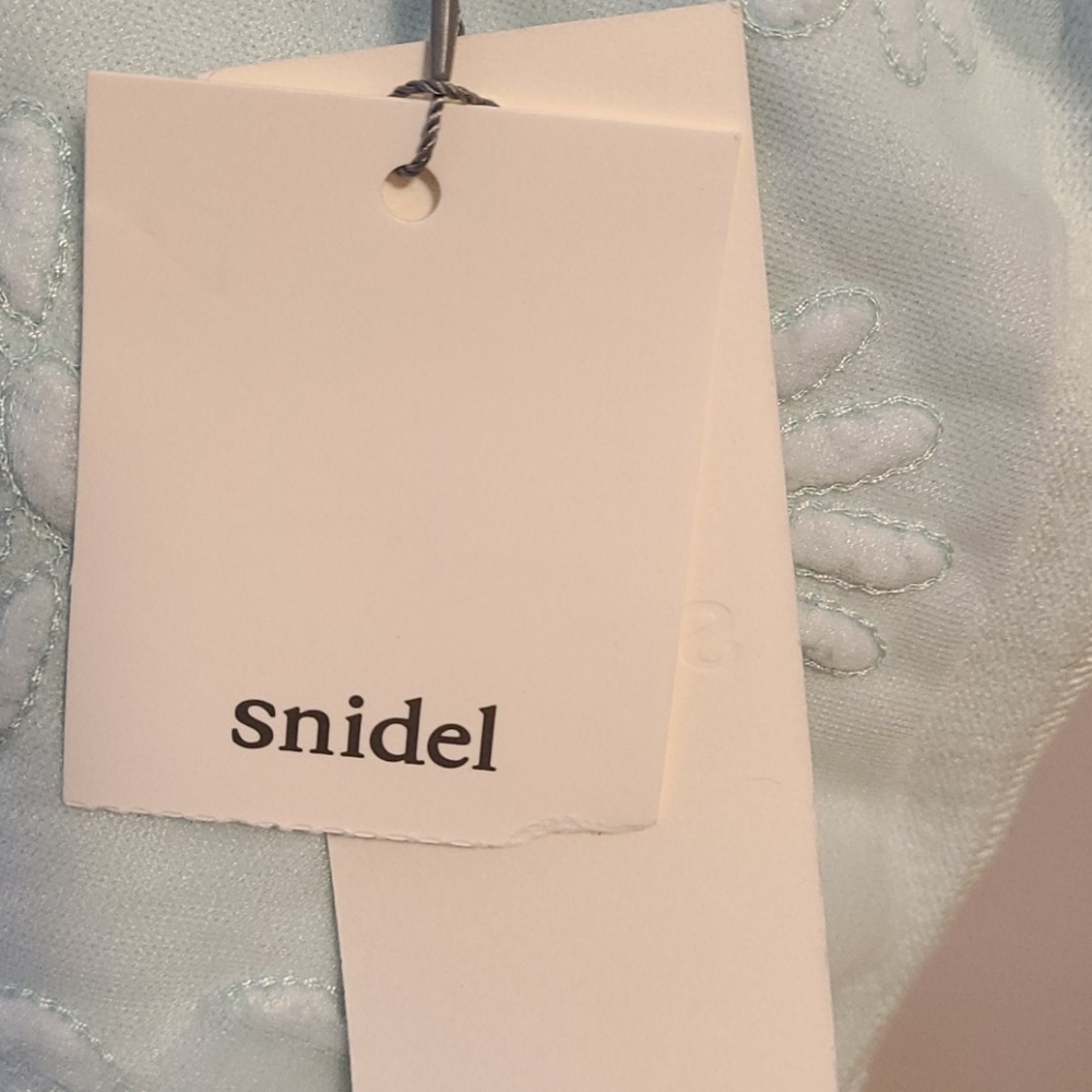 Snidel - Picture 5 of 5